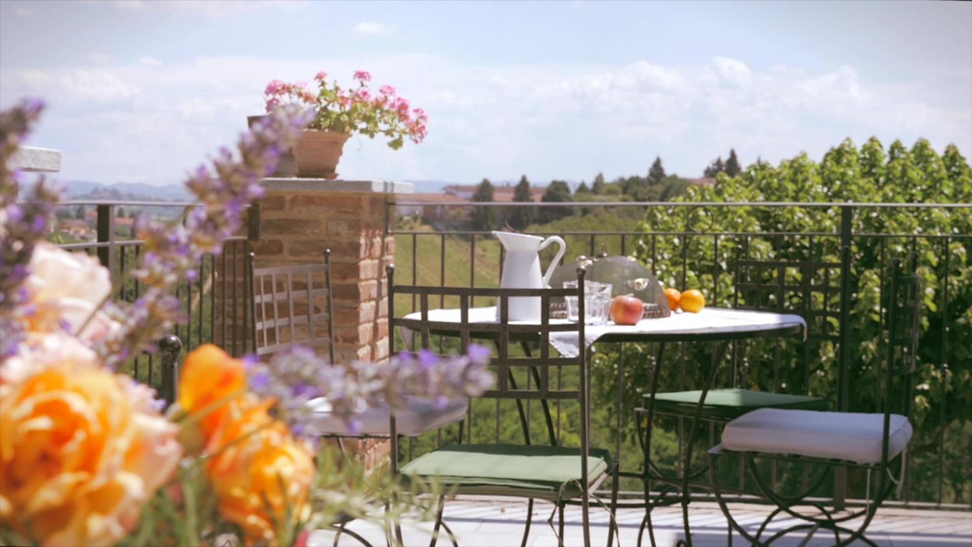 Alta Villa The Countryhouse Adults Only Boutique Bnb Vigliano d'Asti Buitenkant foto