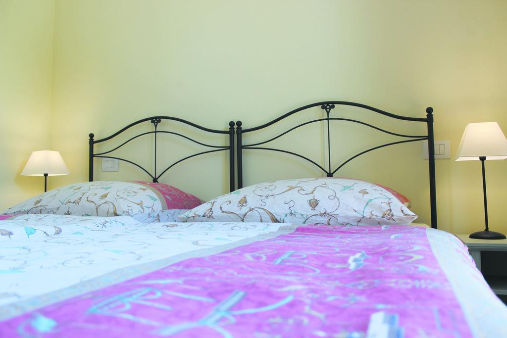 Alta Villa The Countryhouse Adults Only Boutique Bnb Vigliano d'Asti Kamer foto