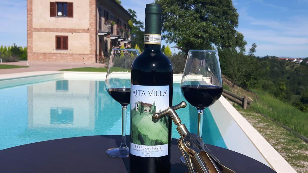 Alta Villa The Countryhouse Adults Only Boutique Bnb Vigliano d'Asti Buitenkant foto