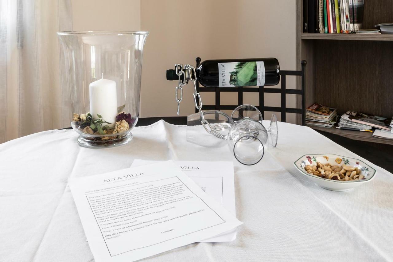 Alta Villa The Countryhouse Adults Only Boutique Bnb Vigliano d'Asti Buitenkant foto