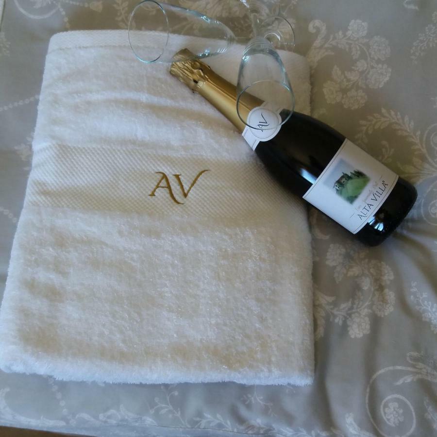Alta Villa The Countryhouse Adults Only Boutique Bnb Vigliano d'Asti Buitenkant foto